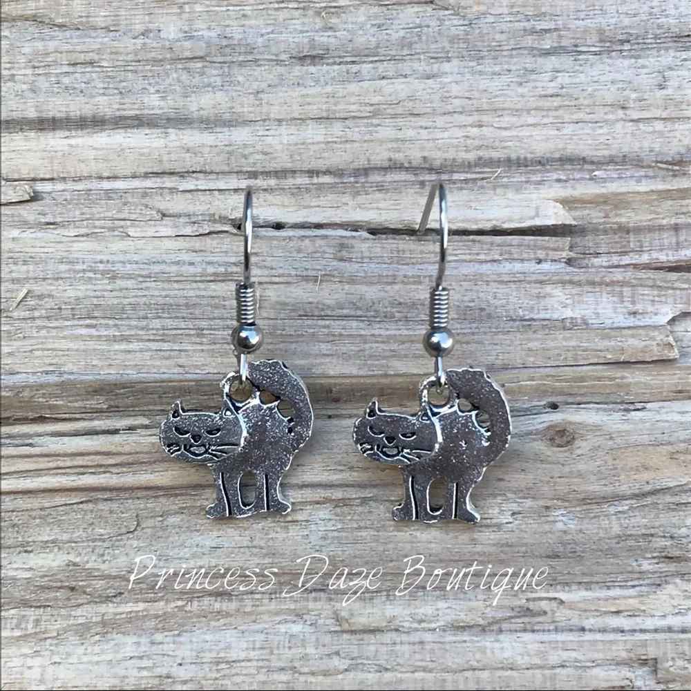 Spooky Cat Dangle‎ Earrings
